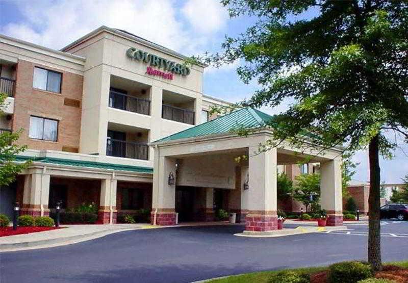Courtyard By Marriott Atlanta Alpharetta Hotel Exterior photo